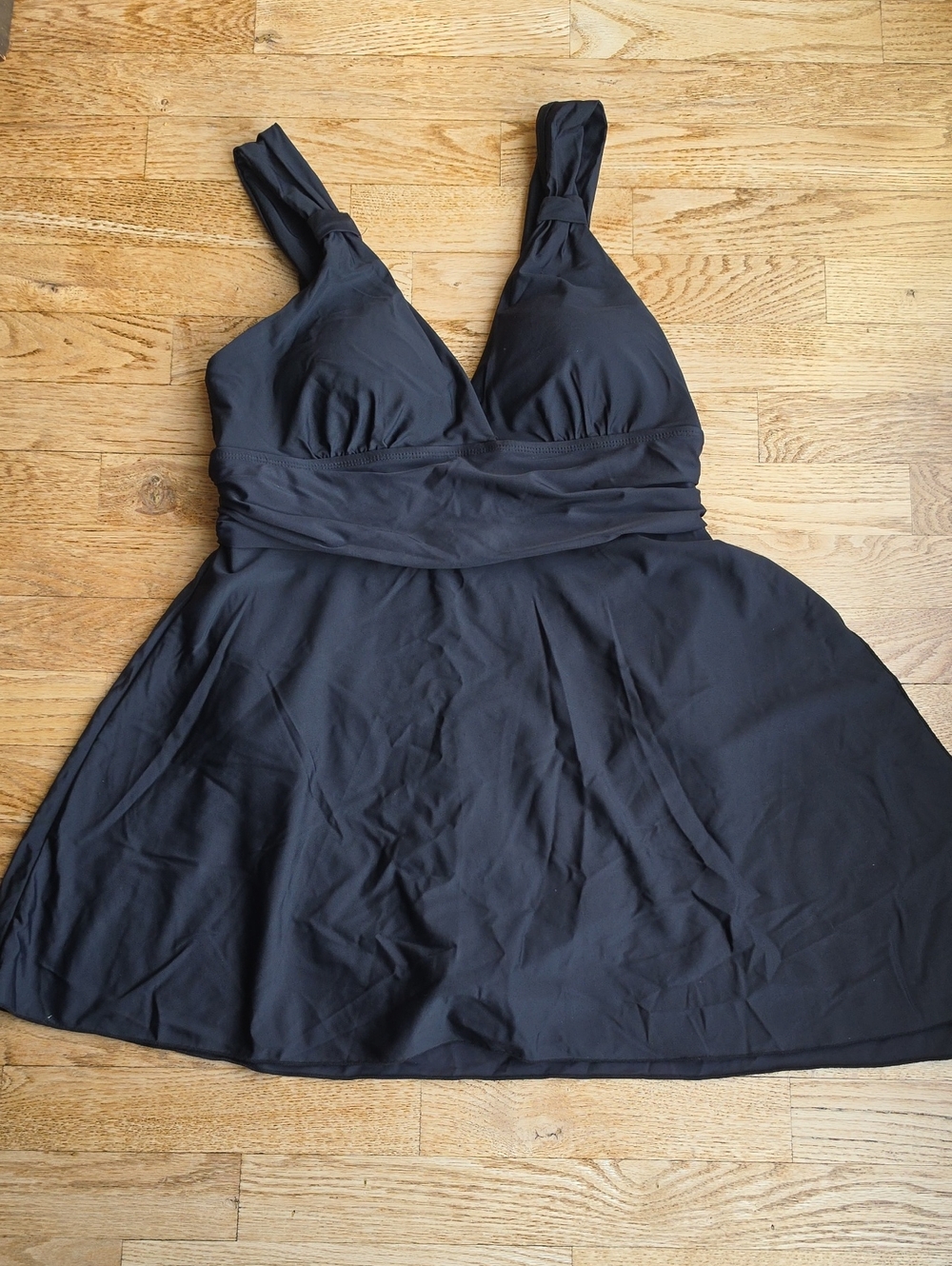 (12) Simon Chang Black One-Piece Swimdress Ruched Waist Classic Vacation Swim